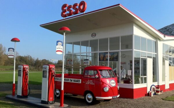 Esso Station Dudok