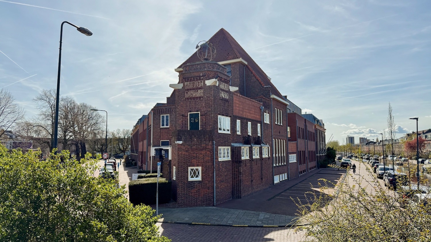 Voormalig kantoor Leidsch Dagblad, ontworpen door W.M. Dudok en J.J.P. Oud