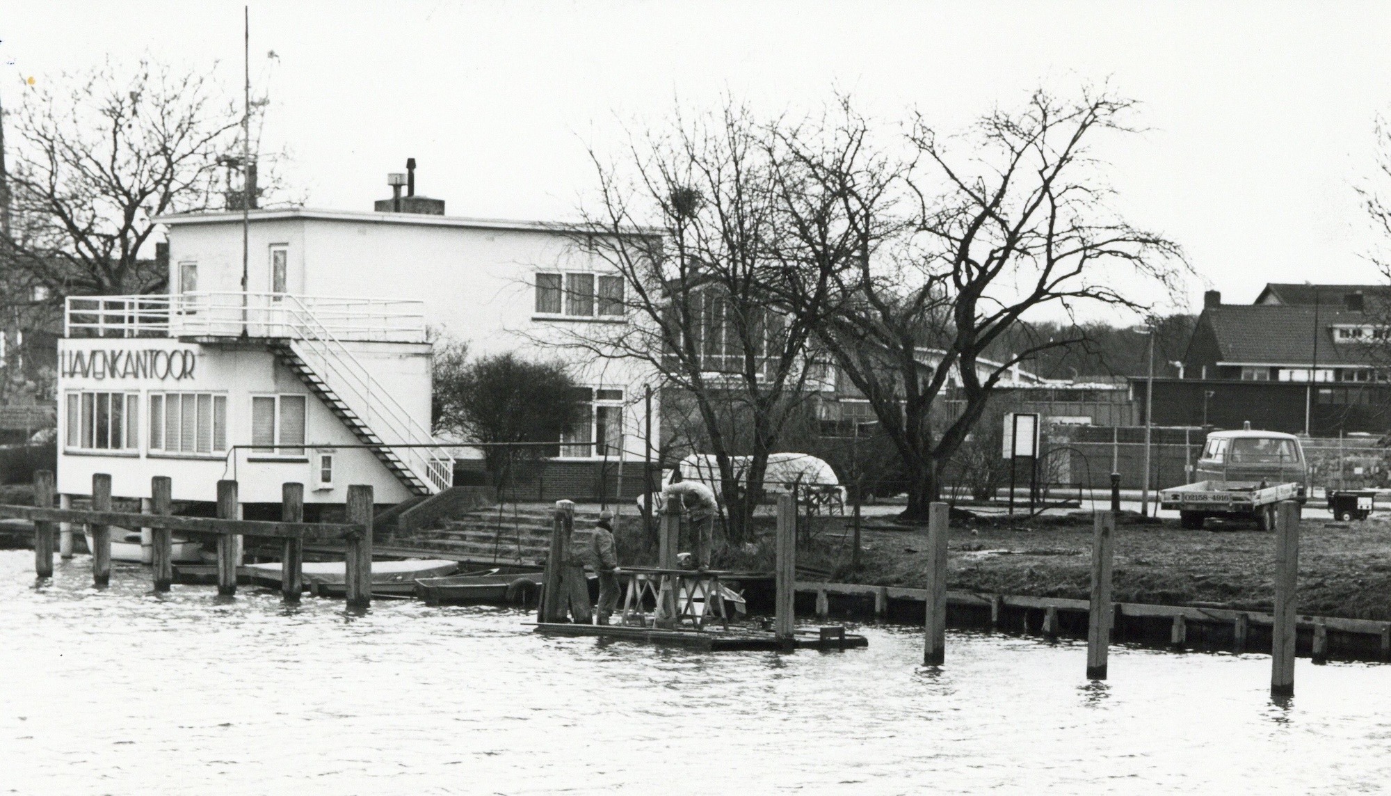 Havenkantoor Hilversum langs het Hilversums Kanaal, herbouwd in 1947.