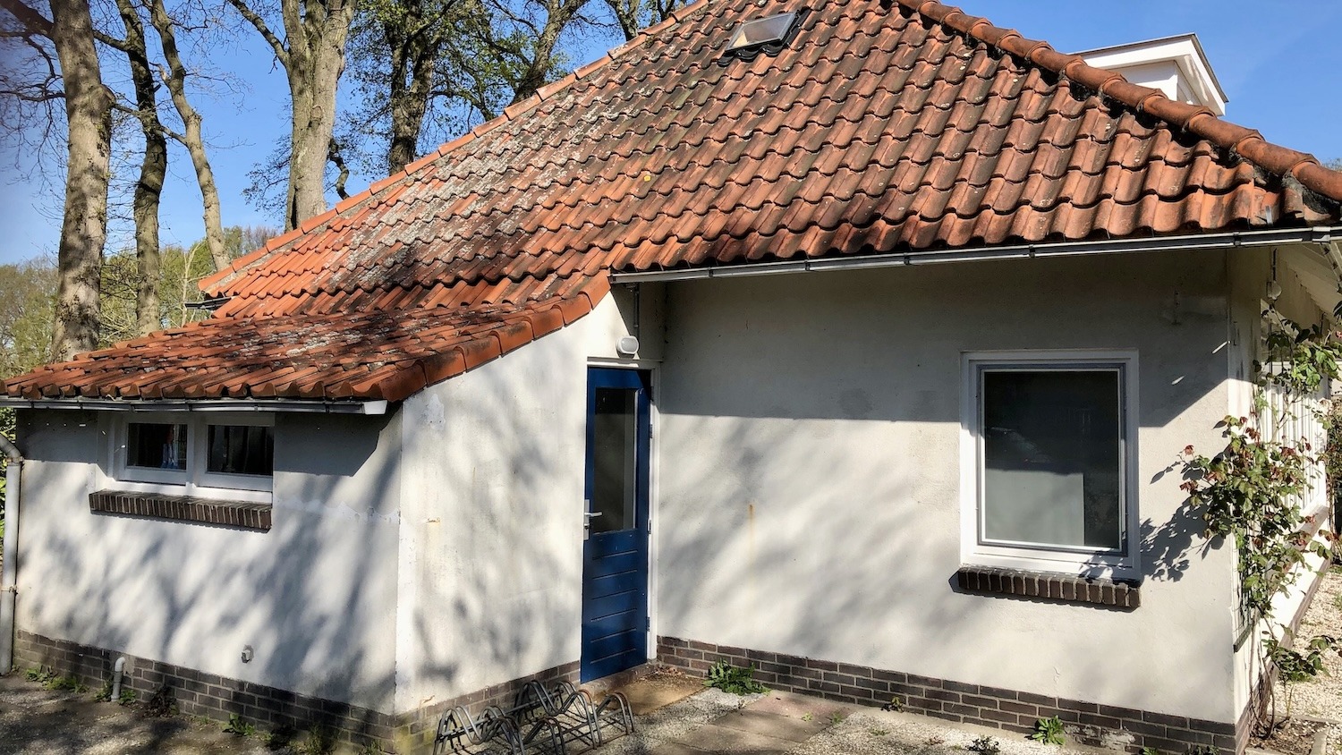 Woning voor de bootsman van roeivereniging Cornelis Tromp in Hilversum, naar een ontwerp van Dudok