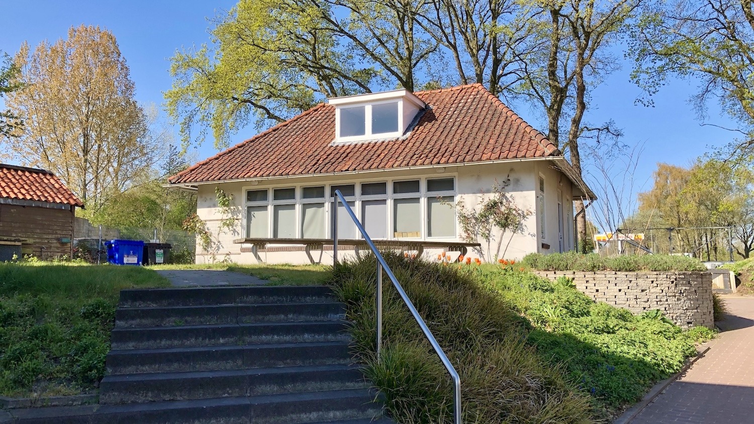 Woning voor de bootsman van roeivereniging Cornelis Tromp in Hilversum, naar een ontwerp van Dudok