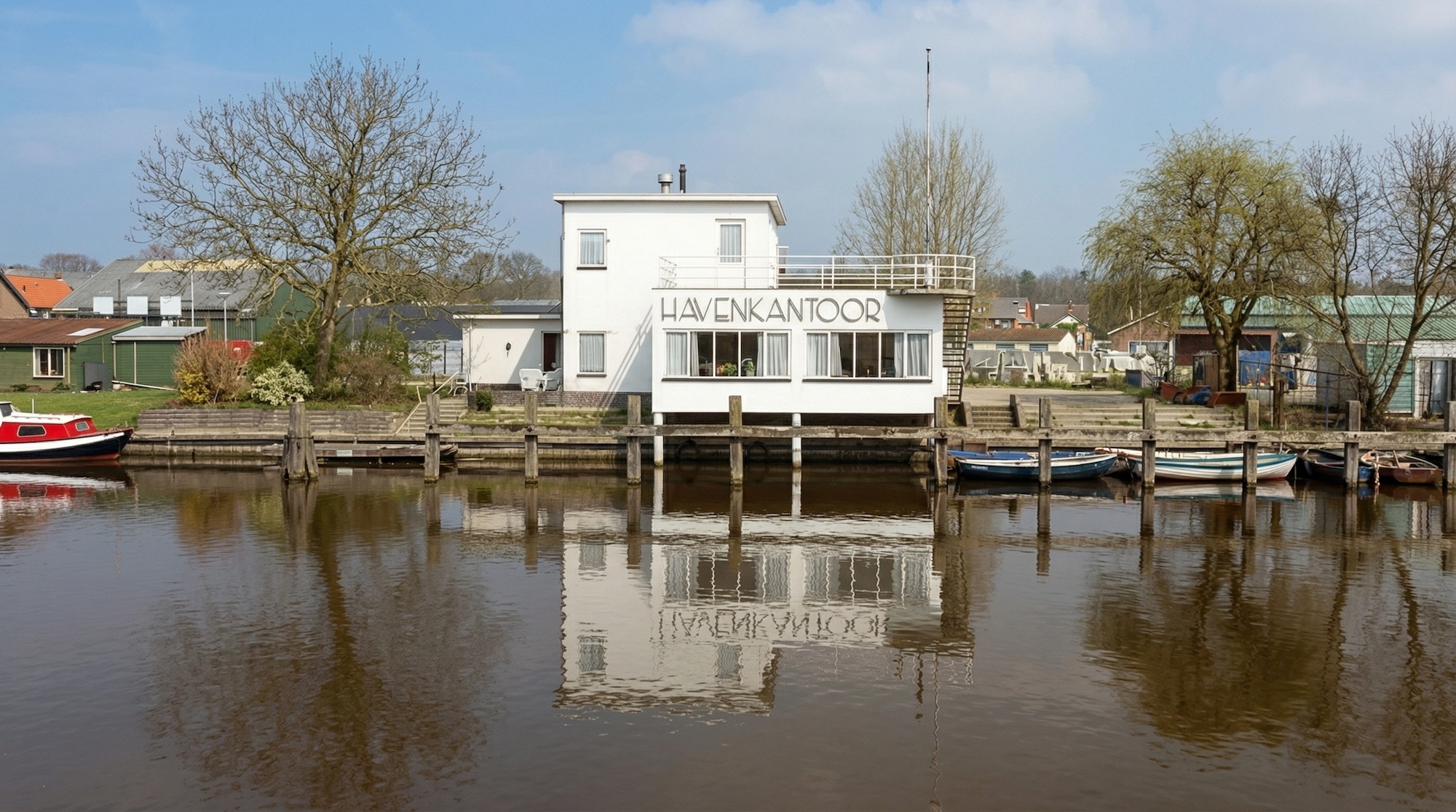 Vooraanzicht Havenkantoor Hilversum, herbouwd in 1947